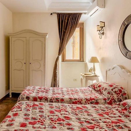Rome Right In The Ancient Historical Center Two Bedrooms Two Bath, Up To 6 Pax Exterior photo